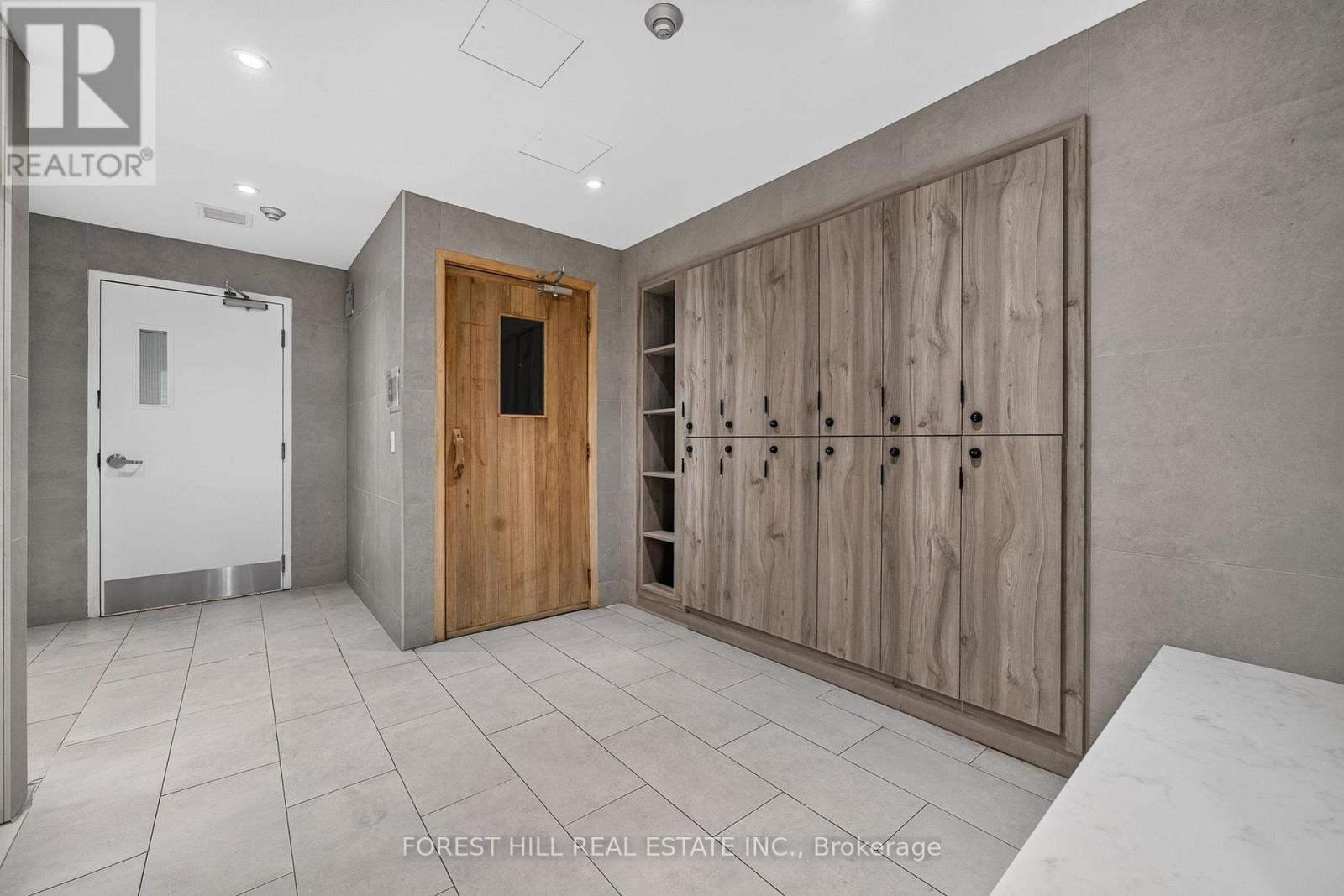 #514 20 NORTH PARK ROAD - 33