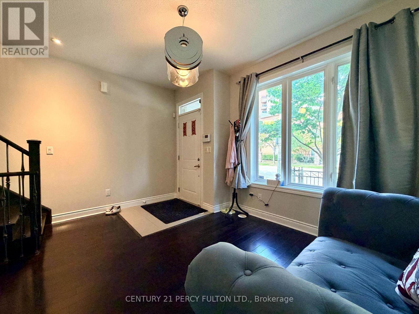 Hardwood Flooring Thru Out