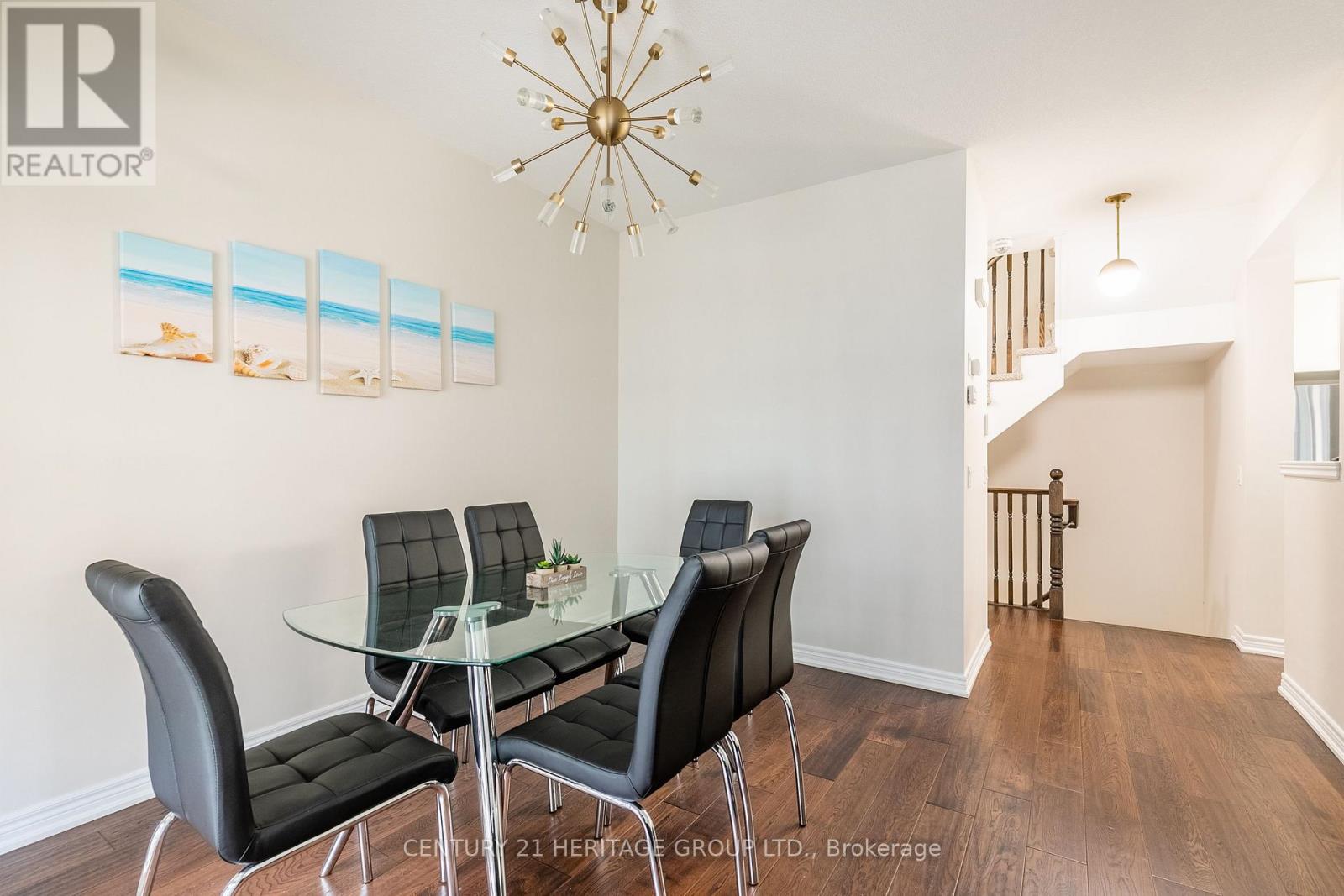 38 SOUTHSHORE CRESCENT - 12