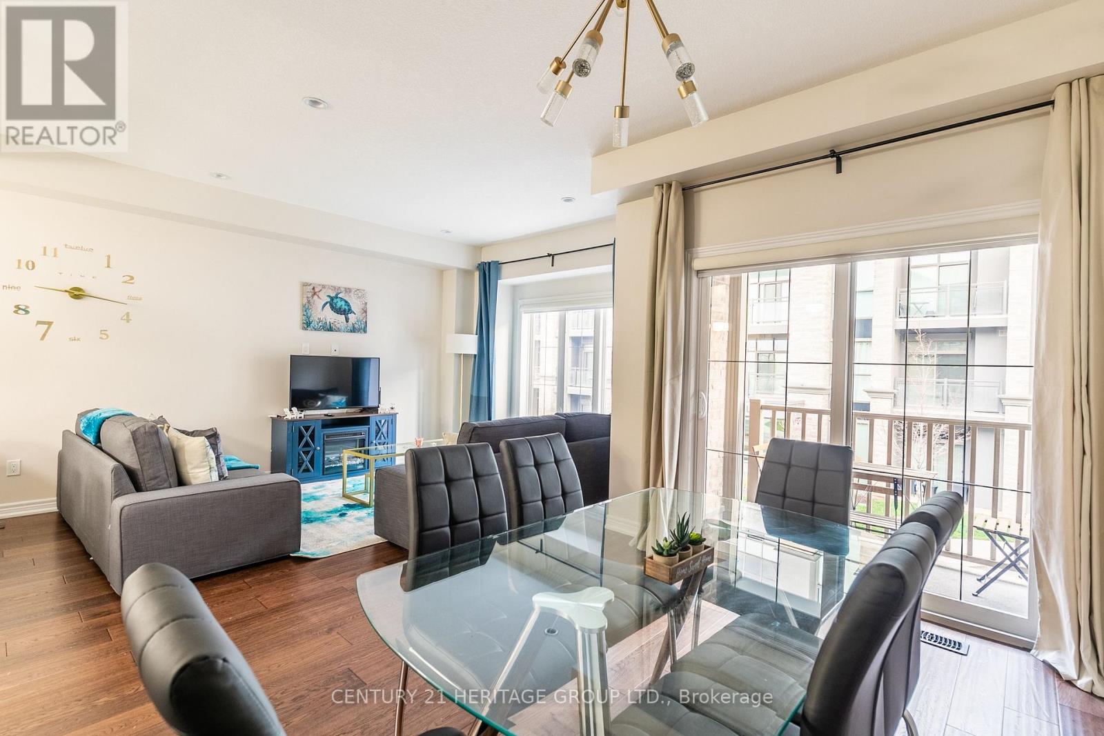 38 SOUTHSHORE CRESCENT - 9