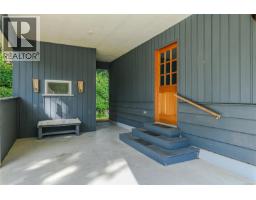 201 Harrison Ave, Salt Spring, BC V8K2N3 Photo 11