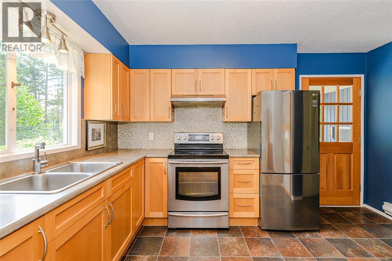 201 Harrison Ave - Image 19