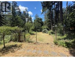 201 Harrison Ave, Salt Spring, BC V8K2N3 Photo 12