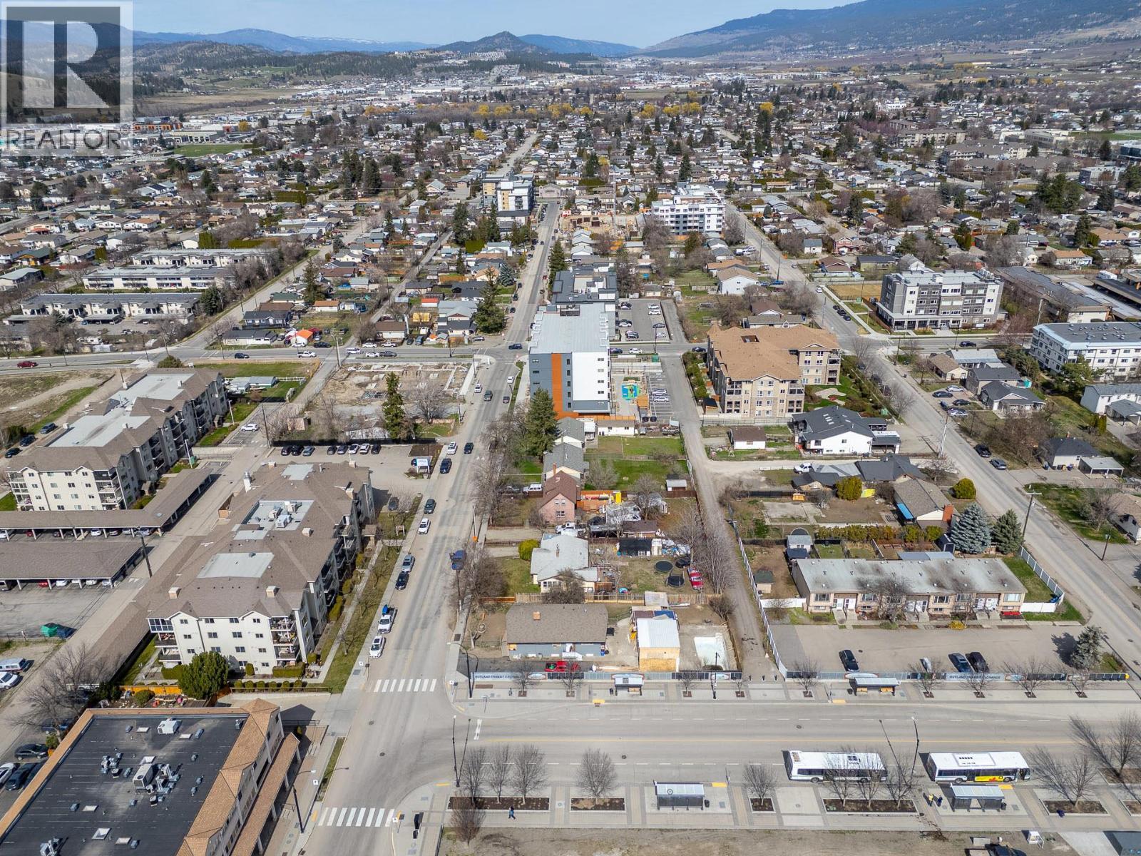 275 Dougall Road N - 7