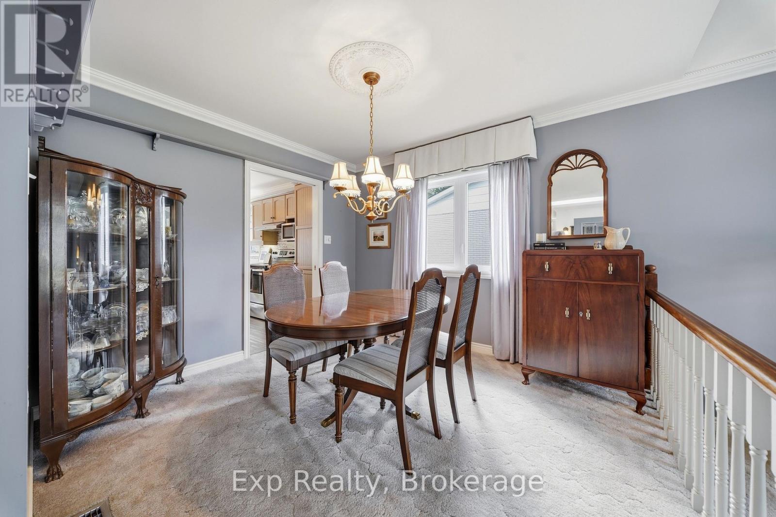 121 SIMCOE STREET - 18