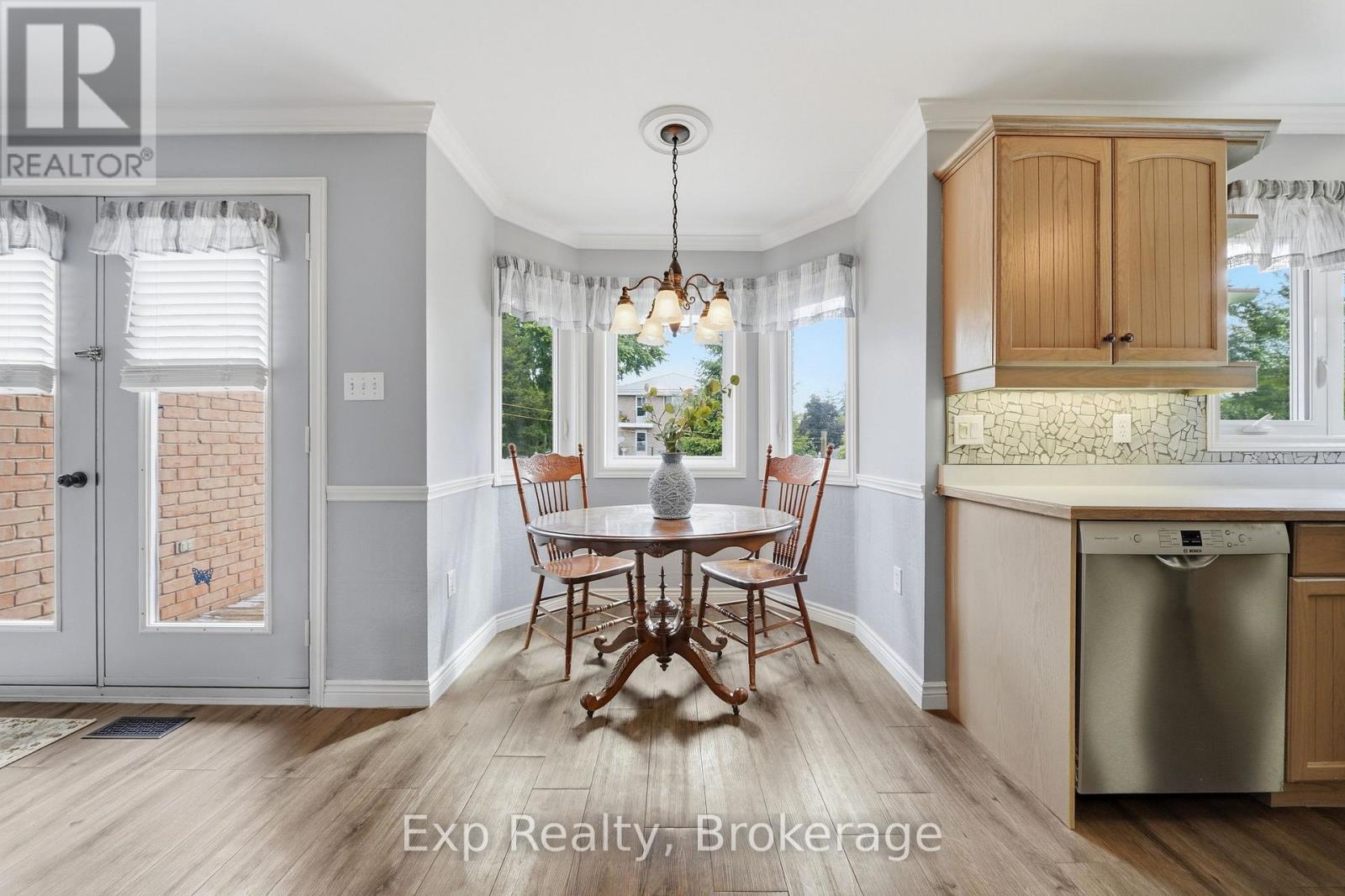 121 SIMCOE STREET - 13