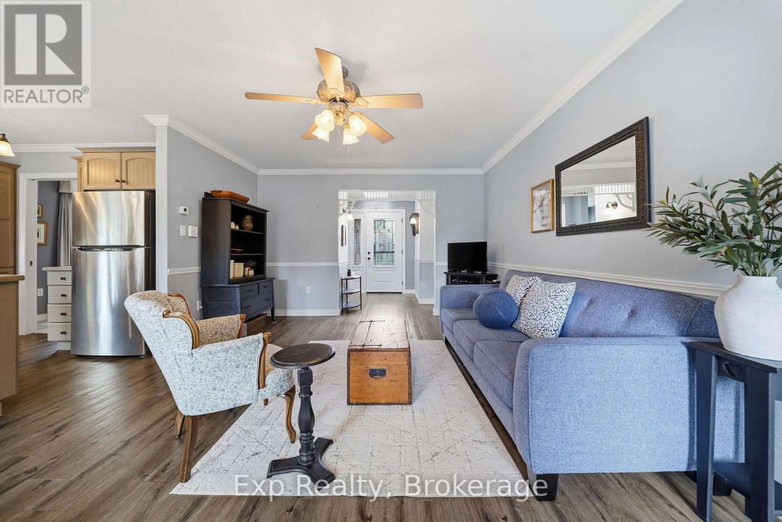 121 SIMCOE STREET - 11