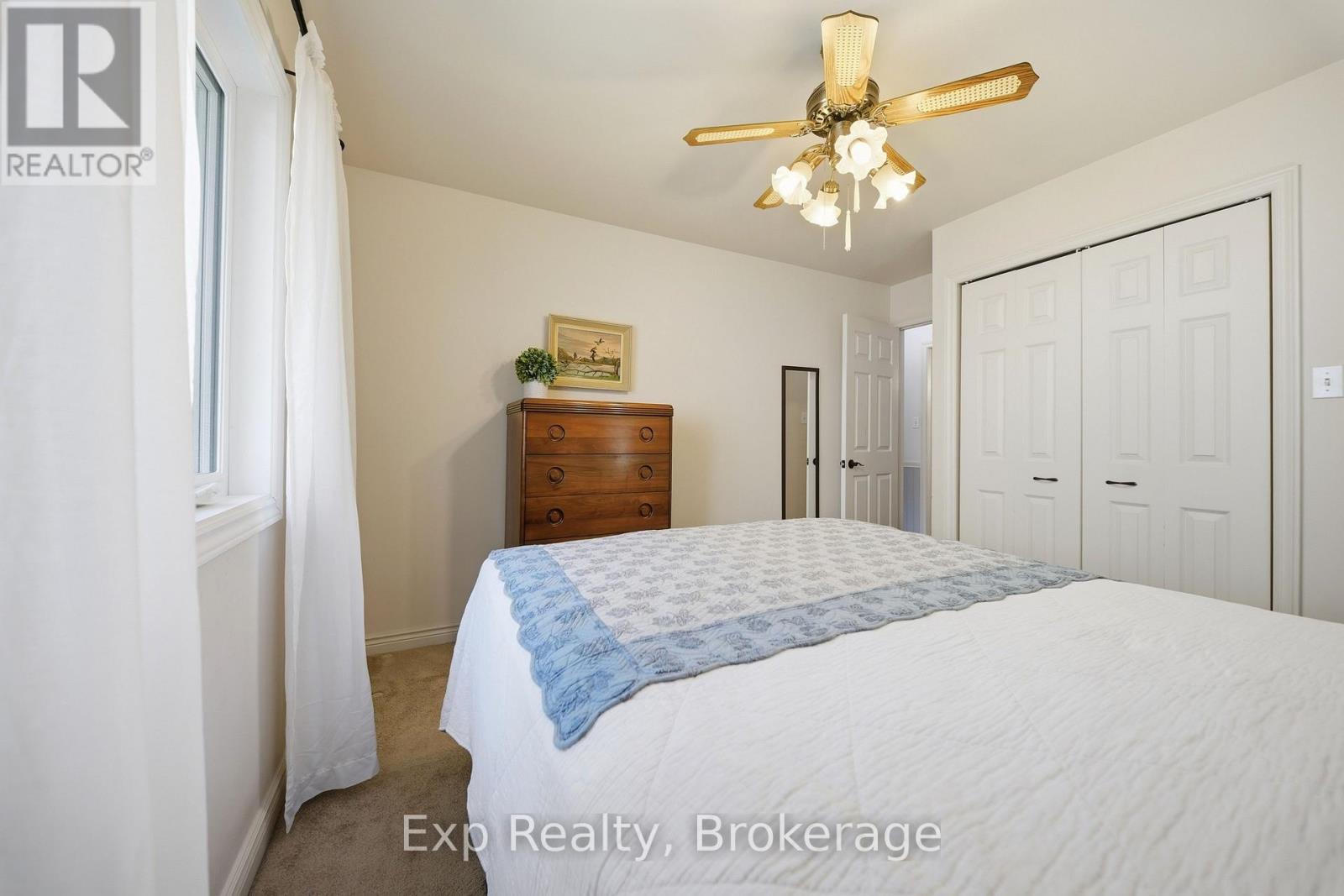 121 SIMCOE STREET - 25
