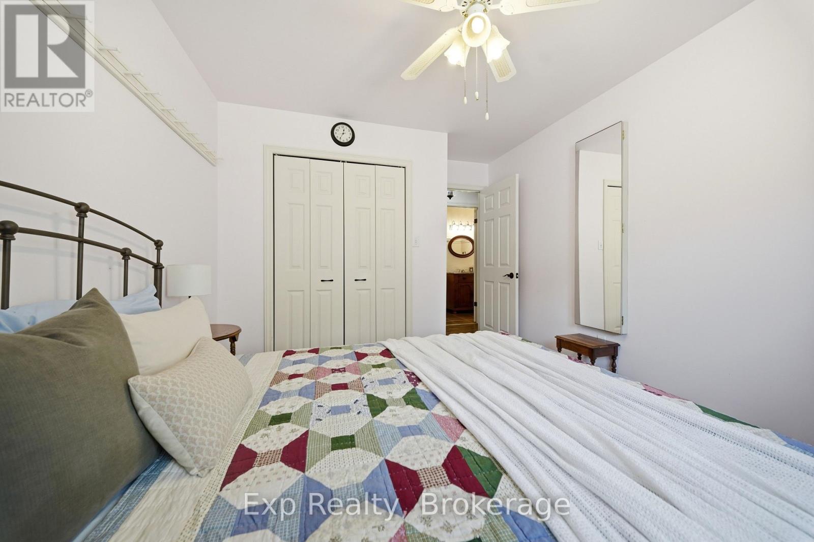 121 SIMCOE STREET - 27