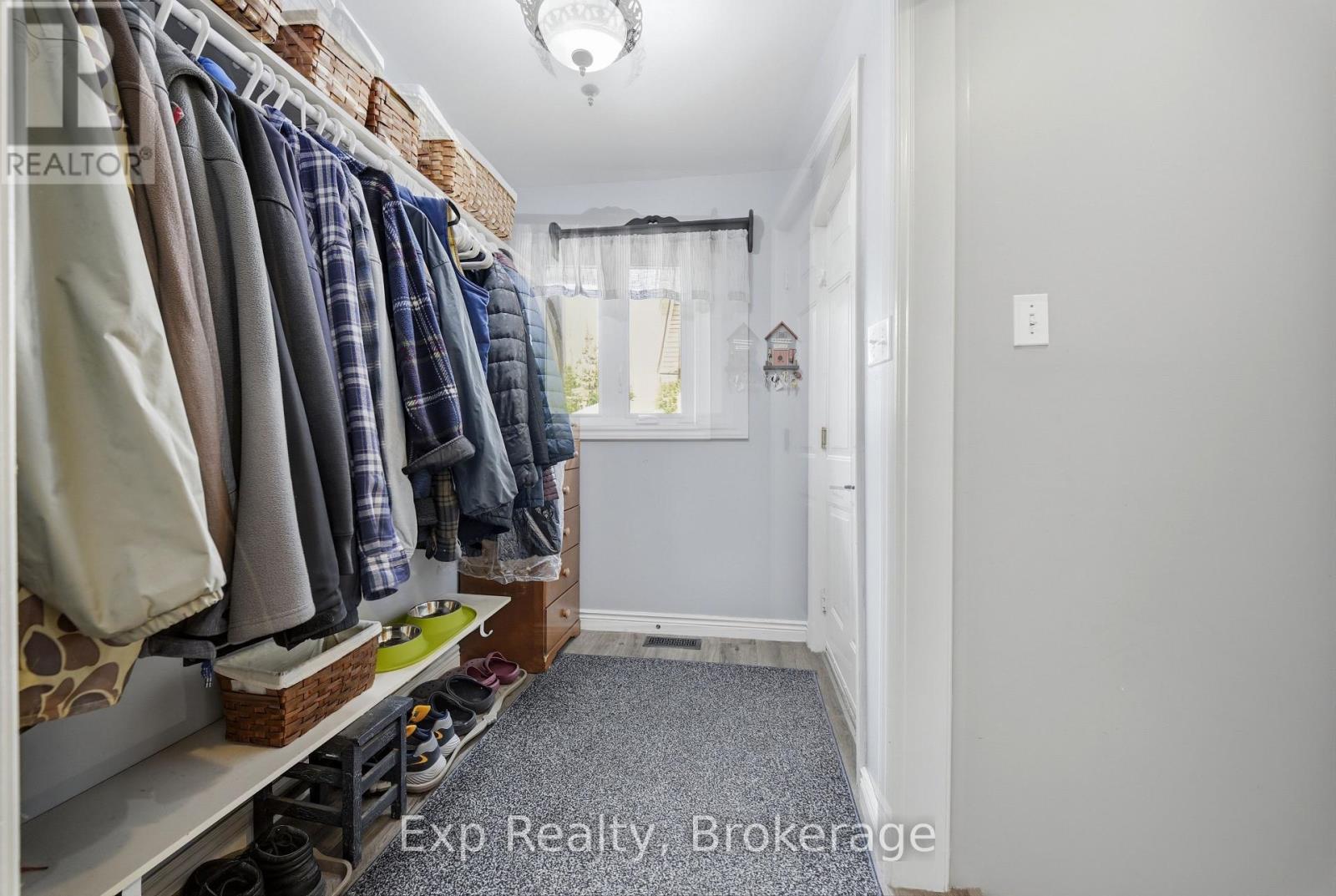 121 SIMCOE STREET - 30