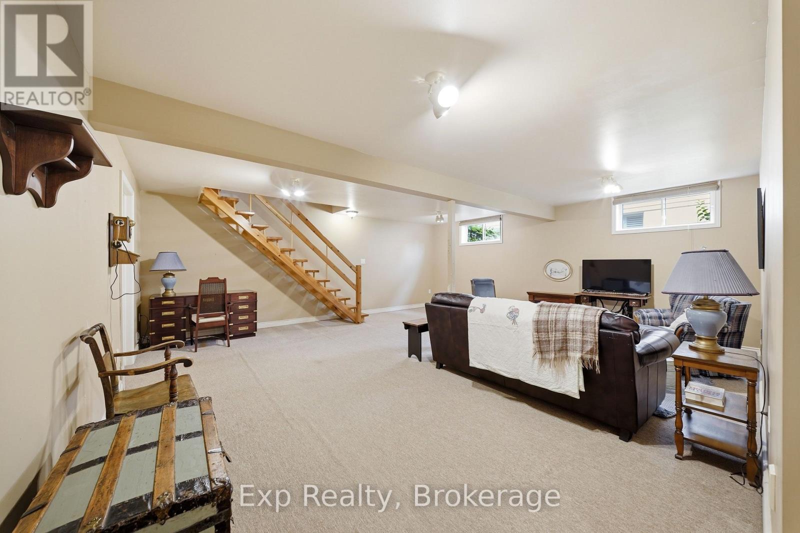 121 SIMCOE STREET - 34
