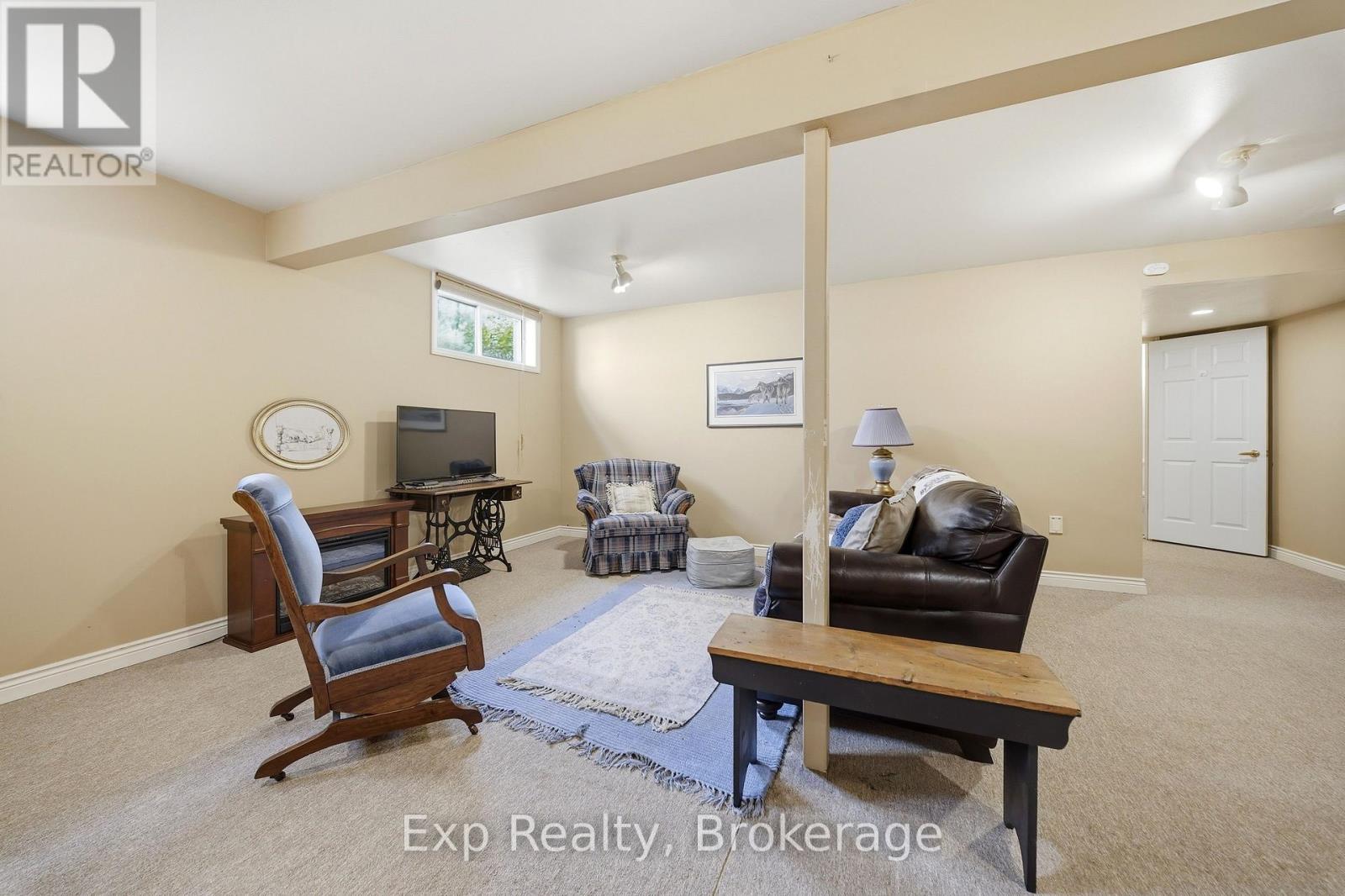 121 SIMCOE STREET - 33