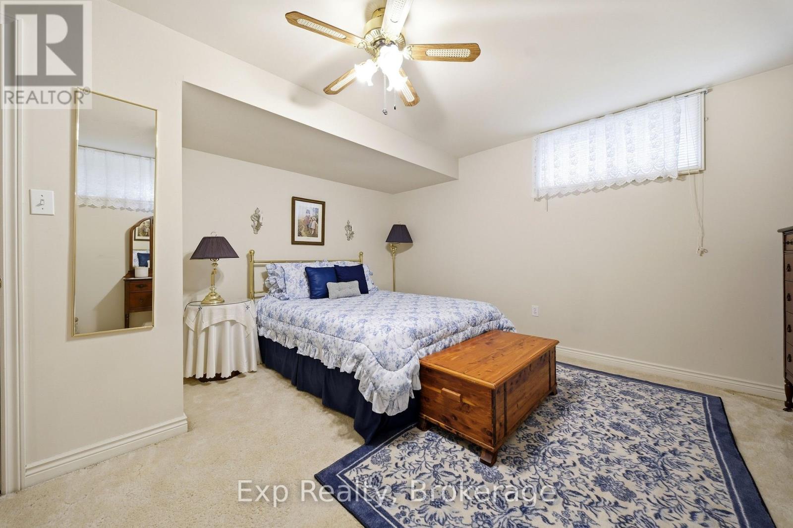 121 SIMCOE STREET - 35
