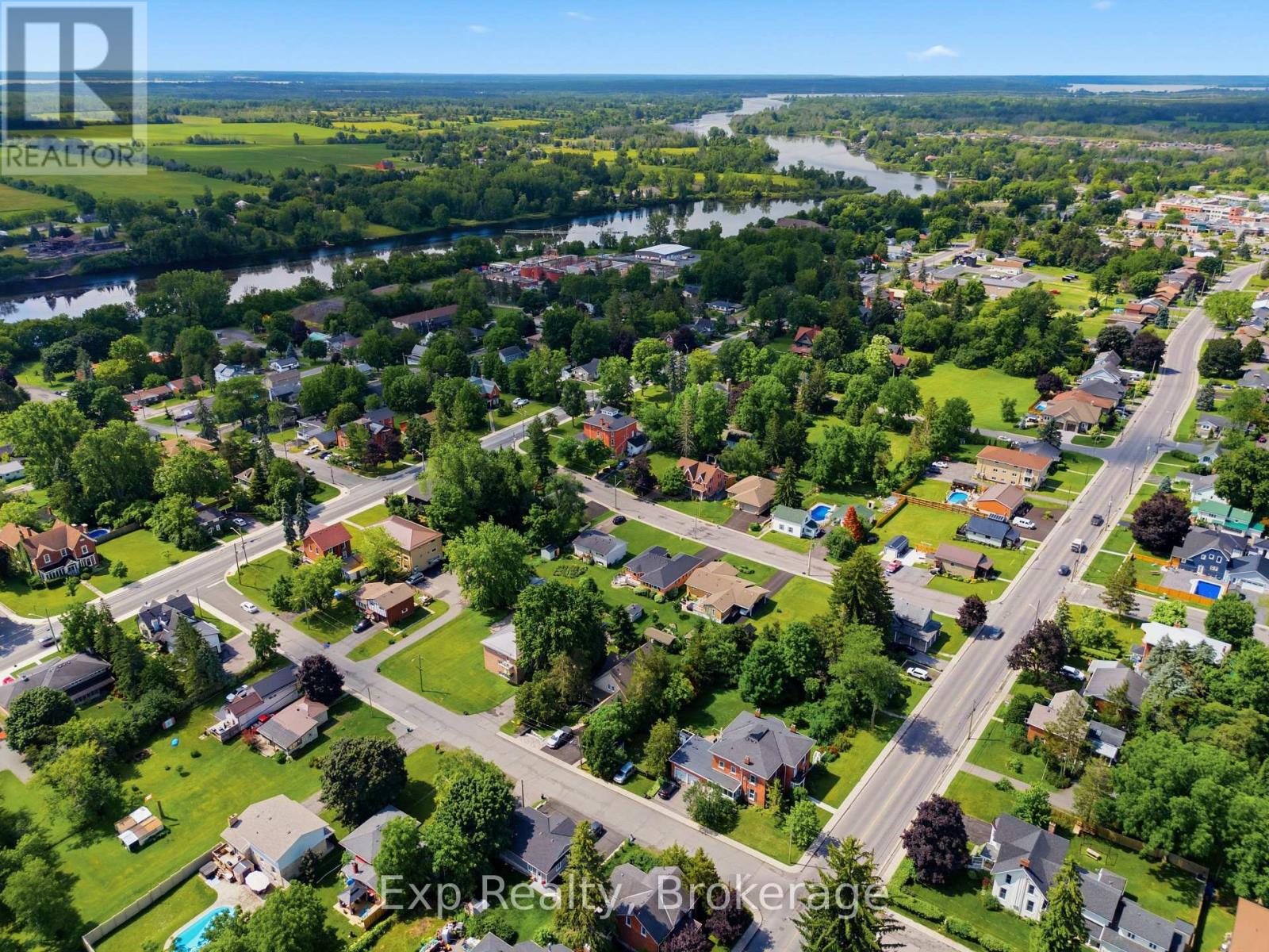 121 SIMCOE STREET - 46