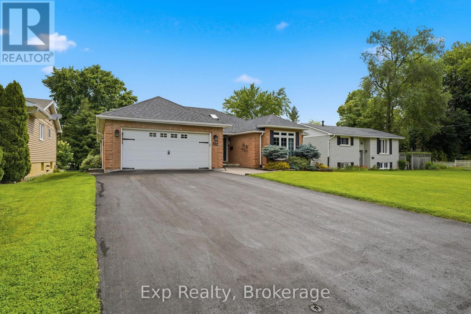 121 SIMCOE STREET - 5