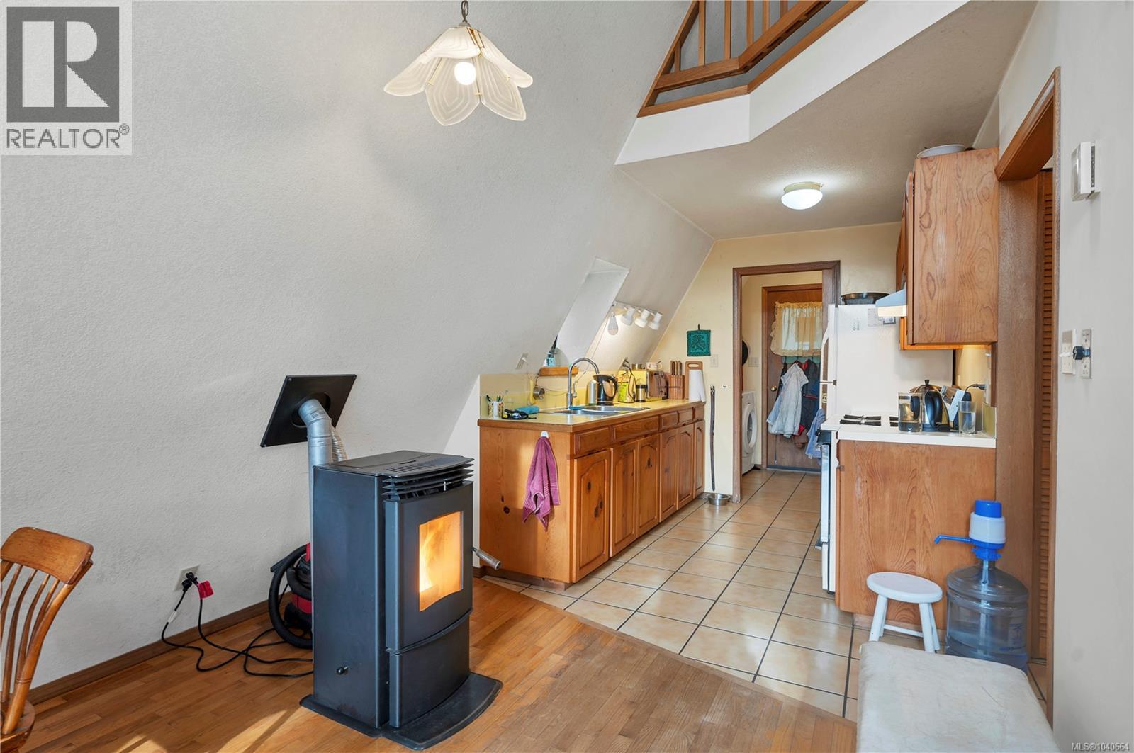 4324 Macaulay Rd - 5