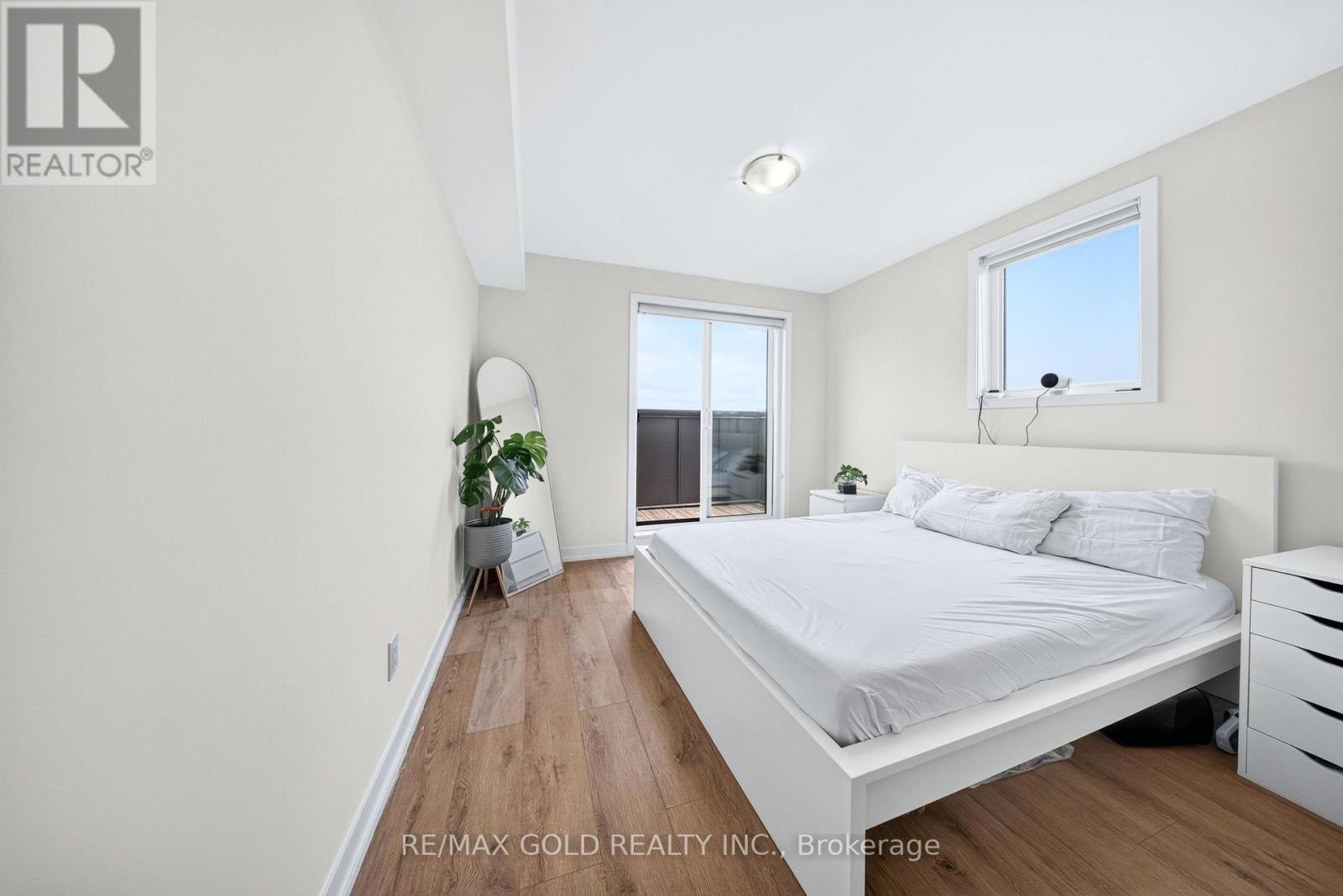 #106 1780 SIMCOE STREET N - 24