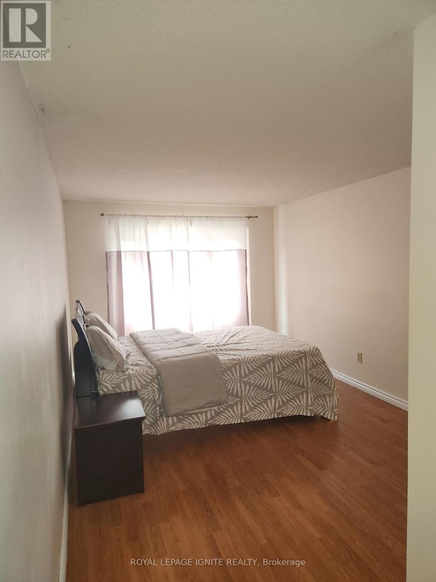33 LYSANDER COURT - 13