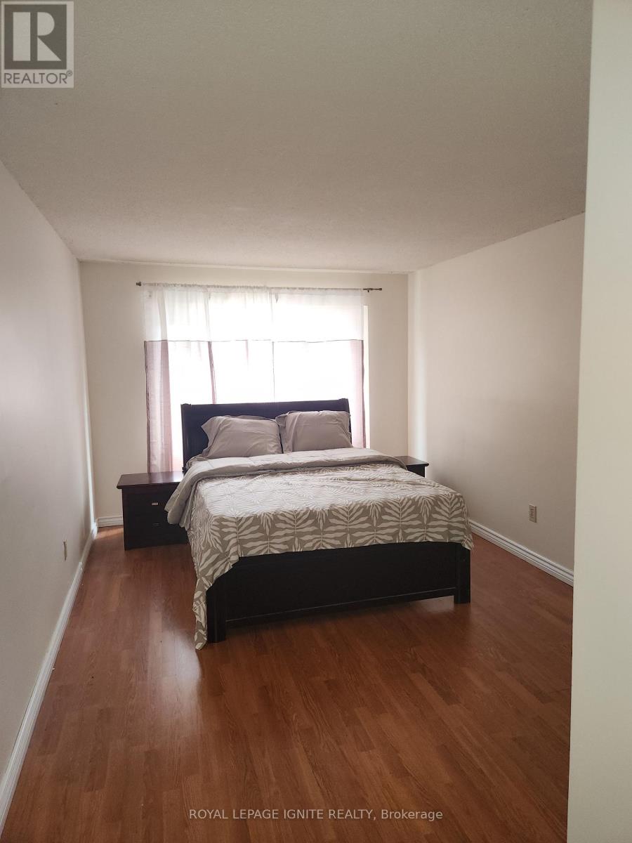 33 LYSANDER COURT - 14