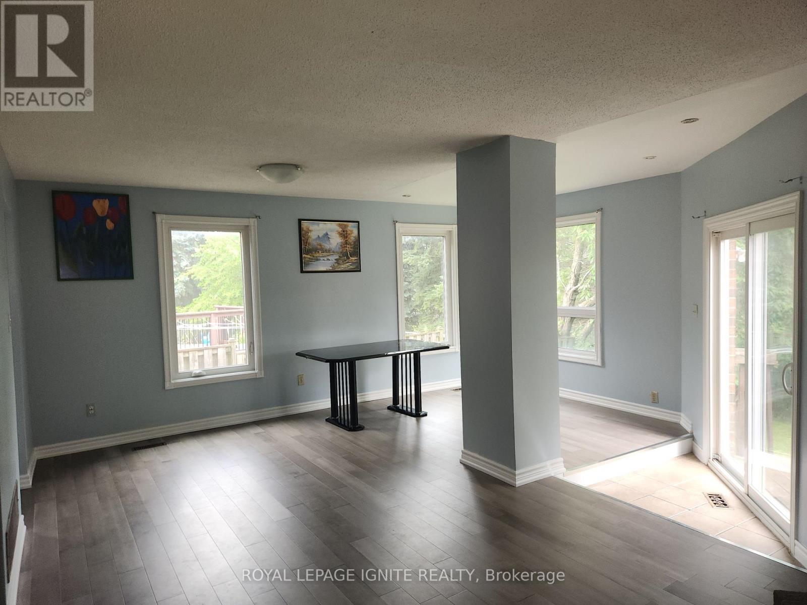 33 LYSANDER COURT - 26