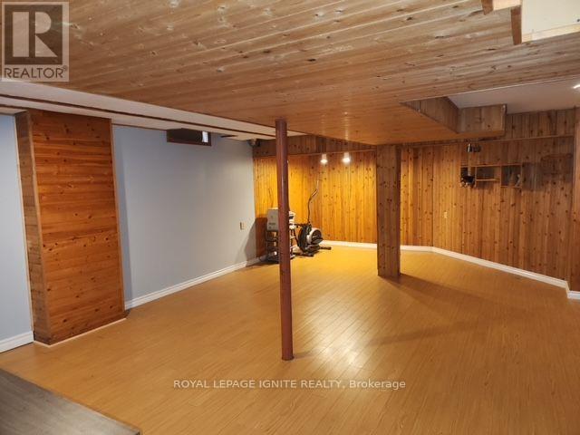 33 LYSANDER COURT - 30