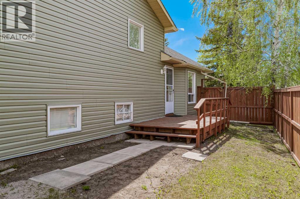 18 Martinview Crescent NE - 29