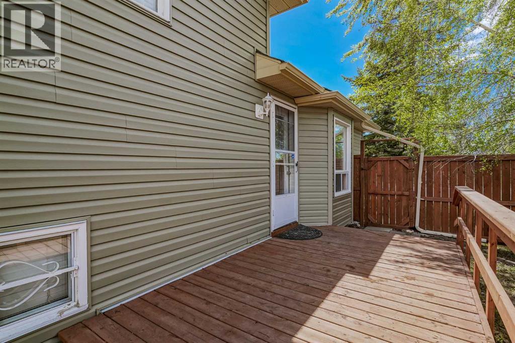 18 Martinview Crescent NE - 30