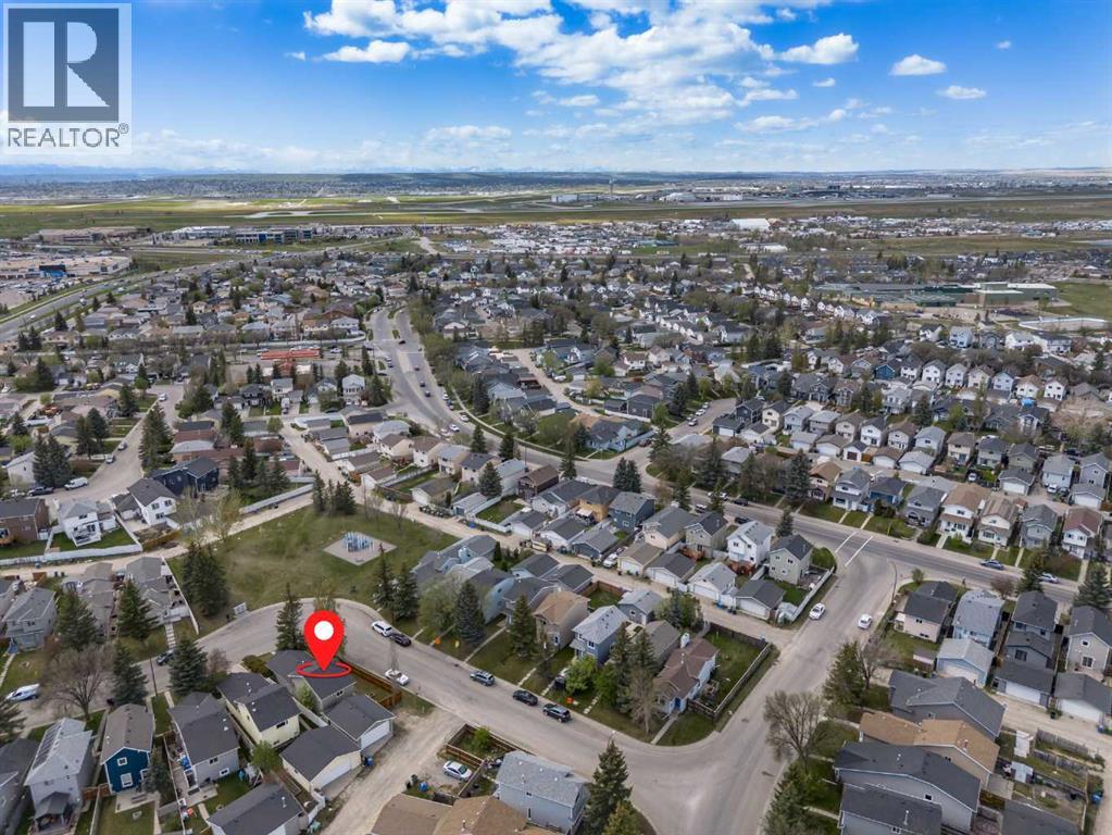 18 Martinview Crescent NE - 42