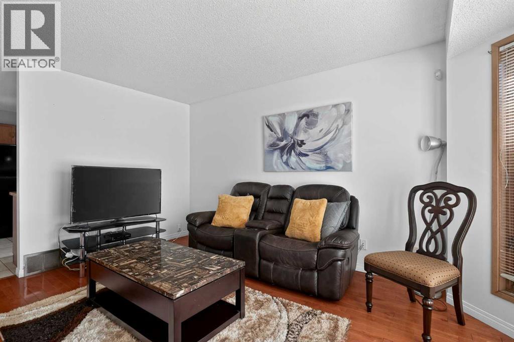 18 Martinview Crescent NE - 11