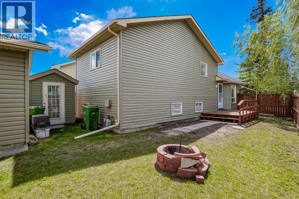 18 Martinview Crescent NE - 28