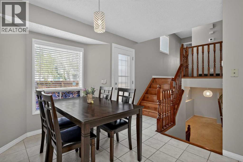 18 Martinview Crescent NE - 16