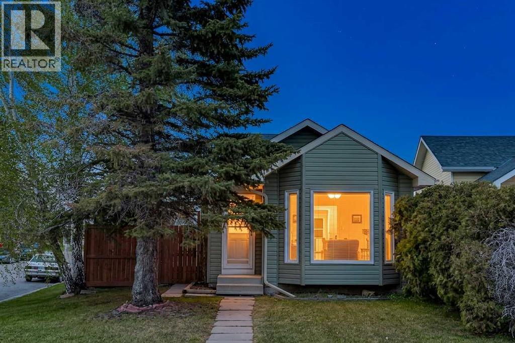 18 Martinview Crescent NE - 2