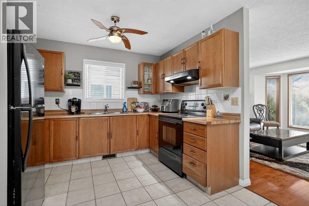 18 Martinview Crescent NE - 12