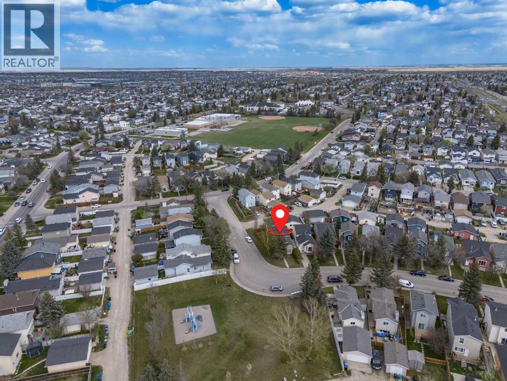 18 Martinview Crescent NE - 44