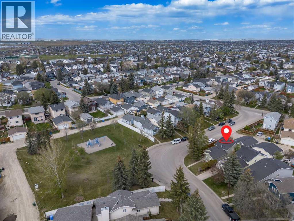 18 Martinview Crescent NE - 43