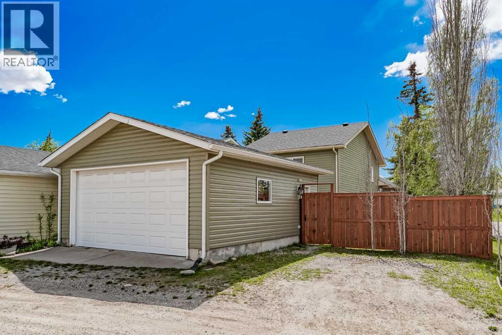 18 Martinview Crescent NE - 35