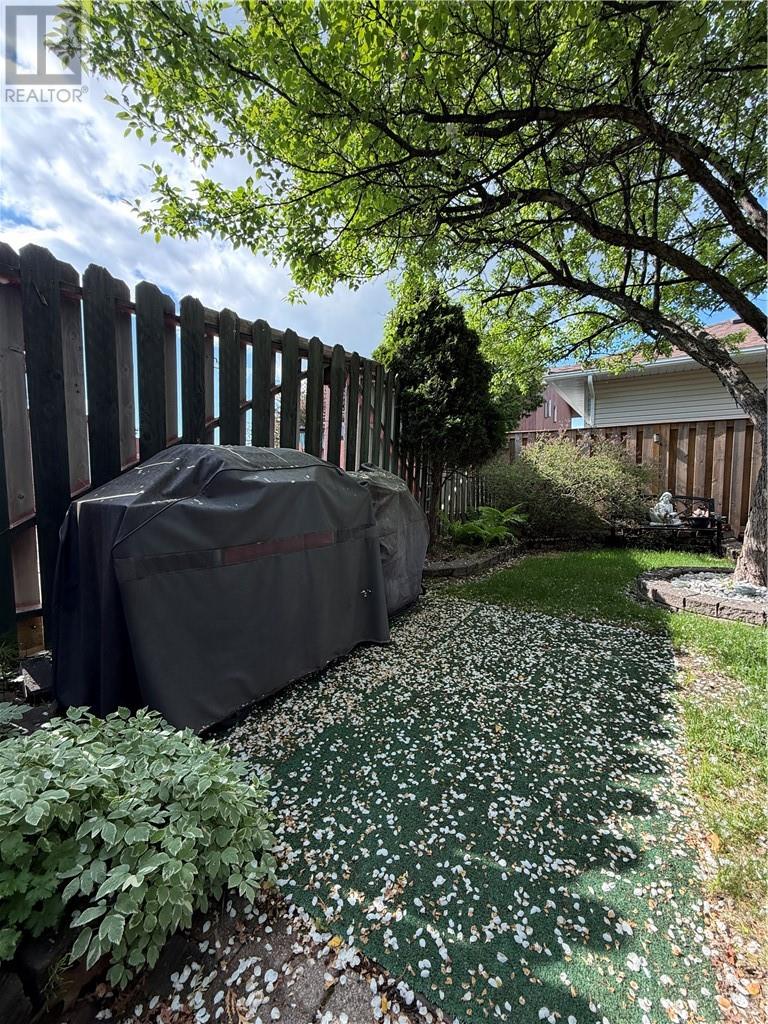 71 Chantal Crescent - 28