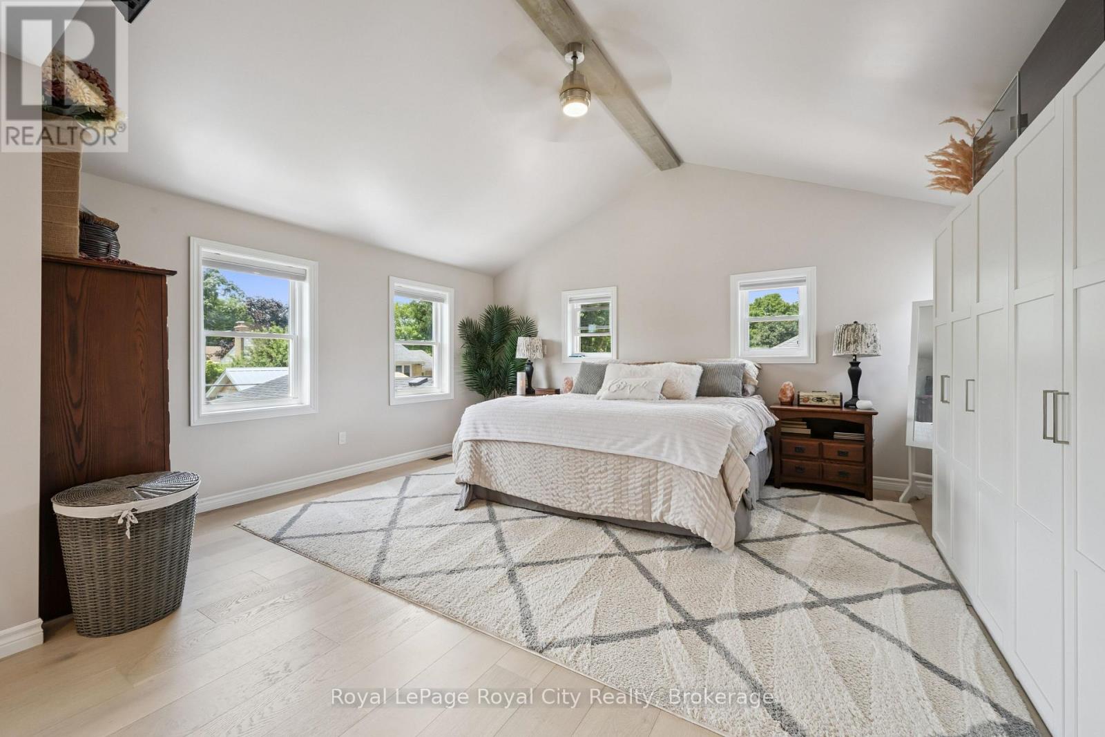 8 ROSEWOOD AVENUE - 22