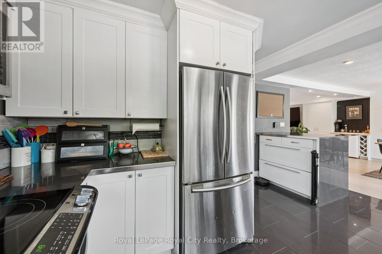 8 ROSEWOOD AVENUE - 10