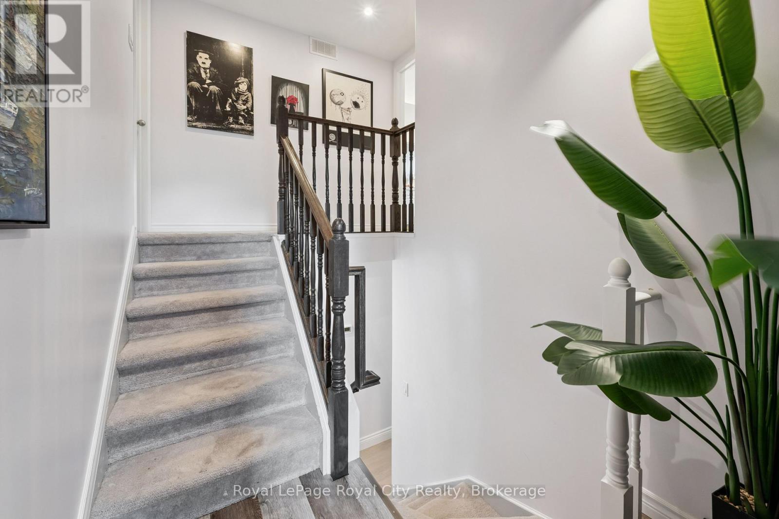 8 ROSEWOOD AVENUE - 21