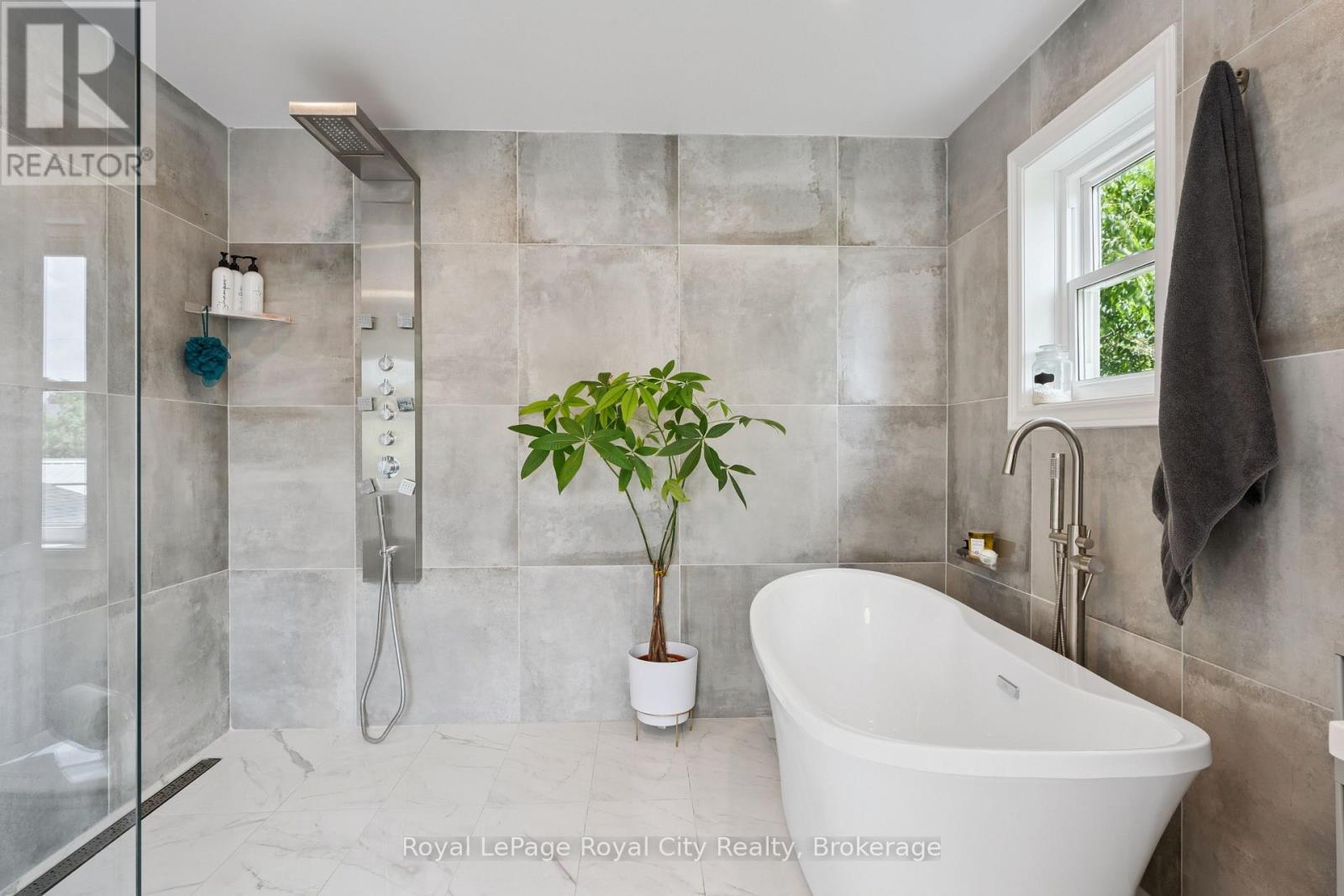 8 ROSEWOOD AVENUE - 25