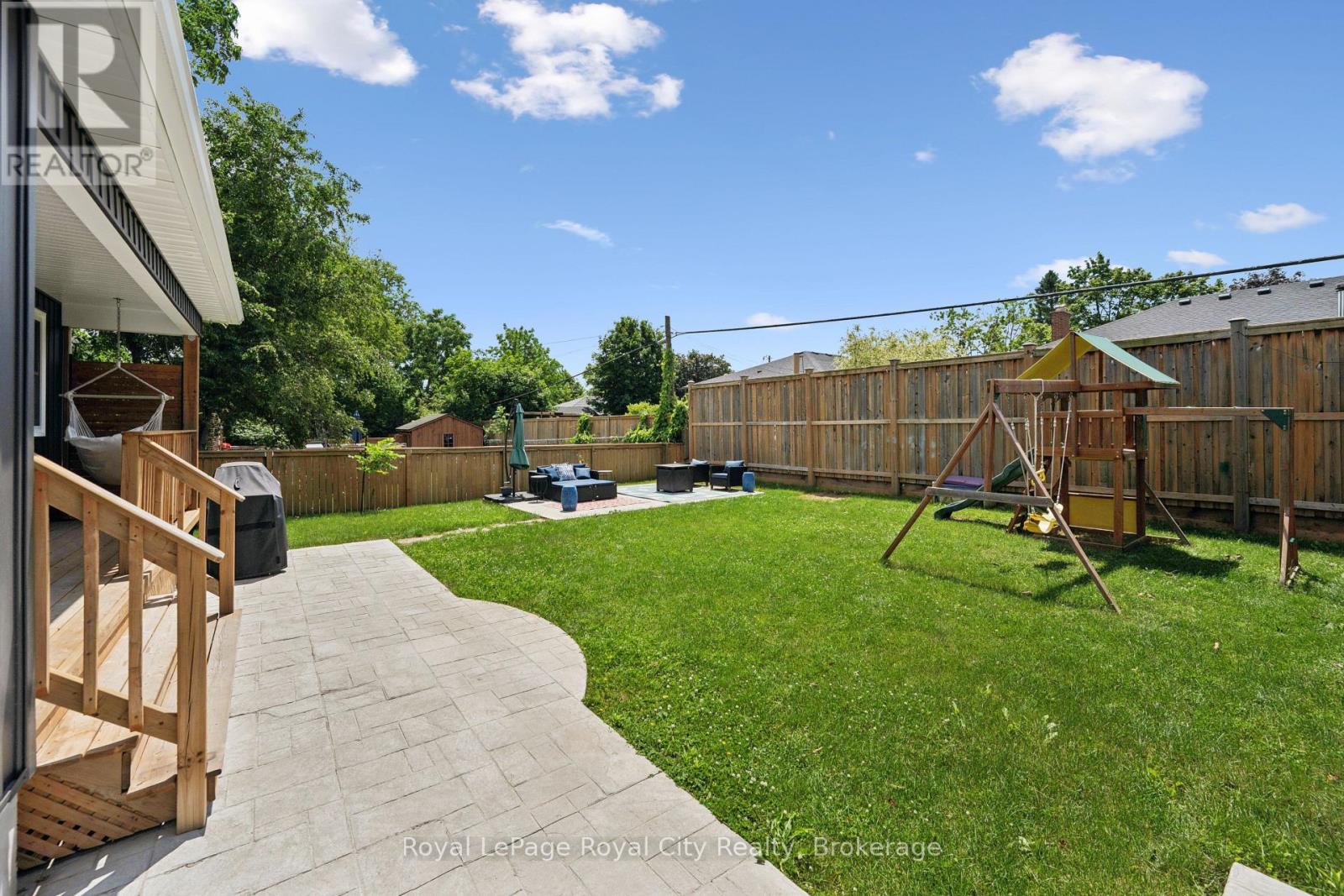 8 ROSEWOOD AVENUE - 38