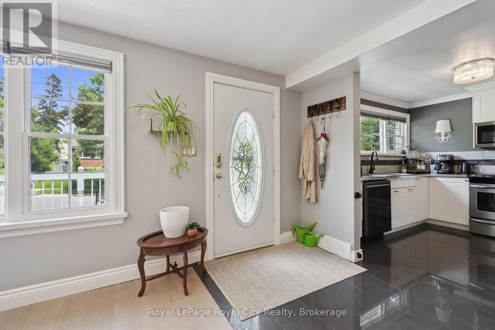 8 ROSEWOOD AVENUE - 6