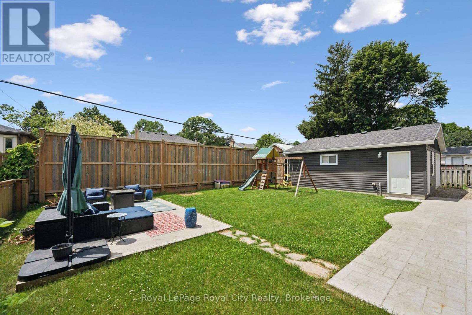 8 ROSEWOOD AVENUE - 41