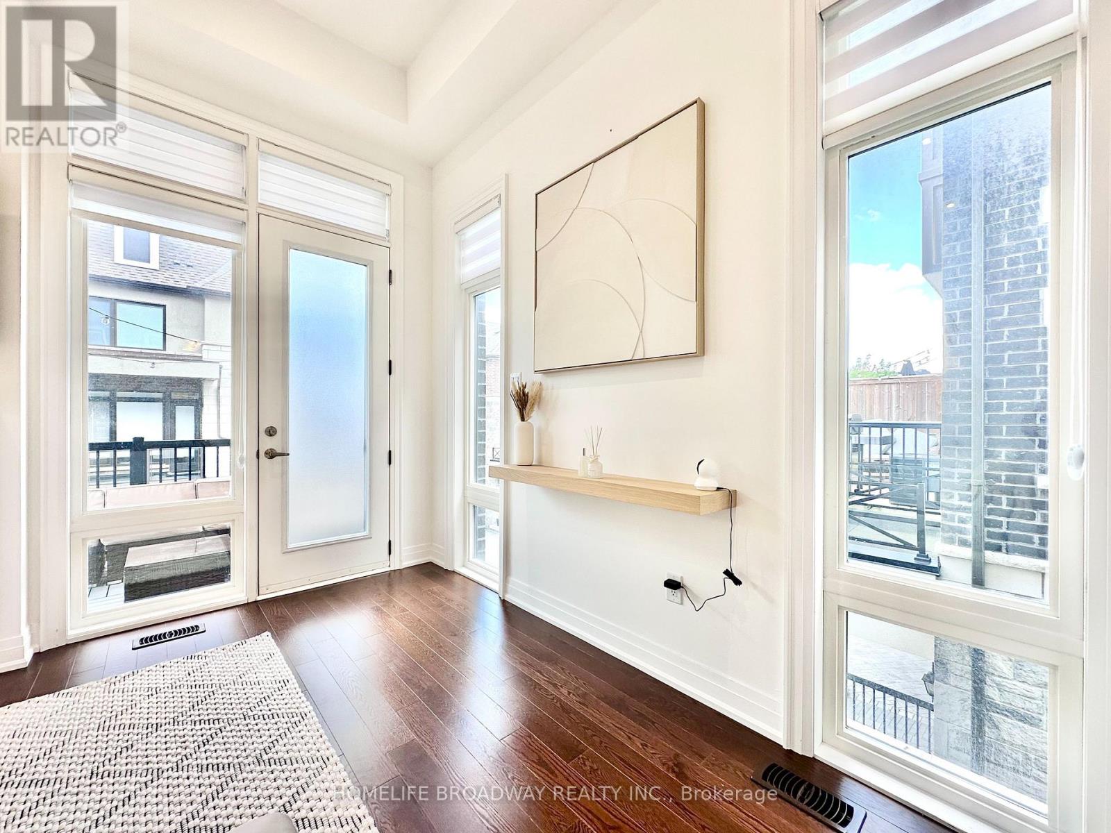 300 KING ROAD - 13
