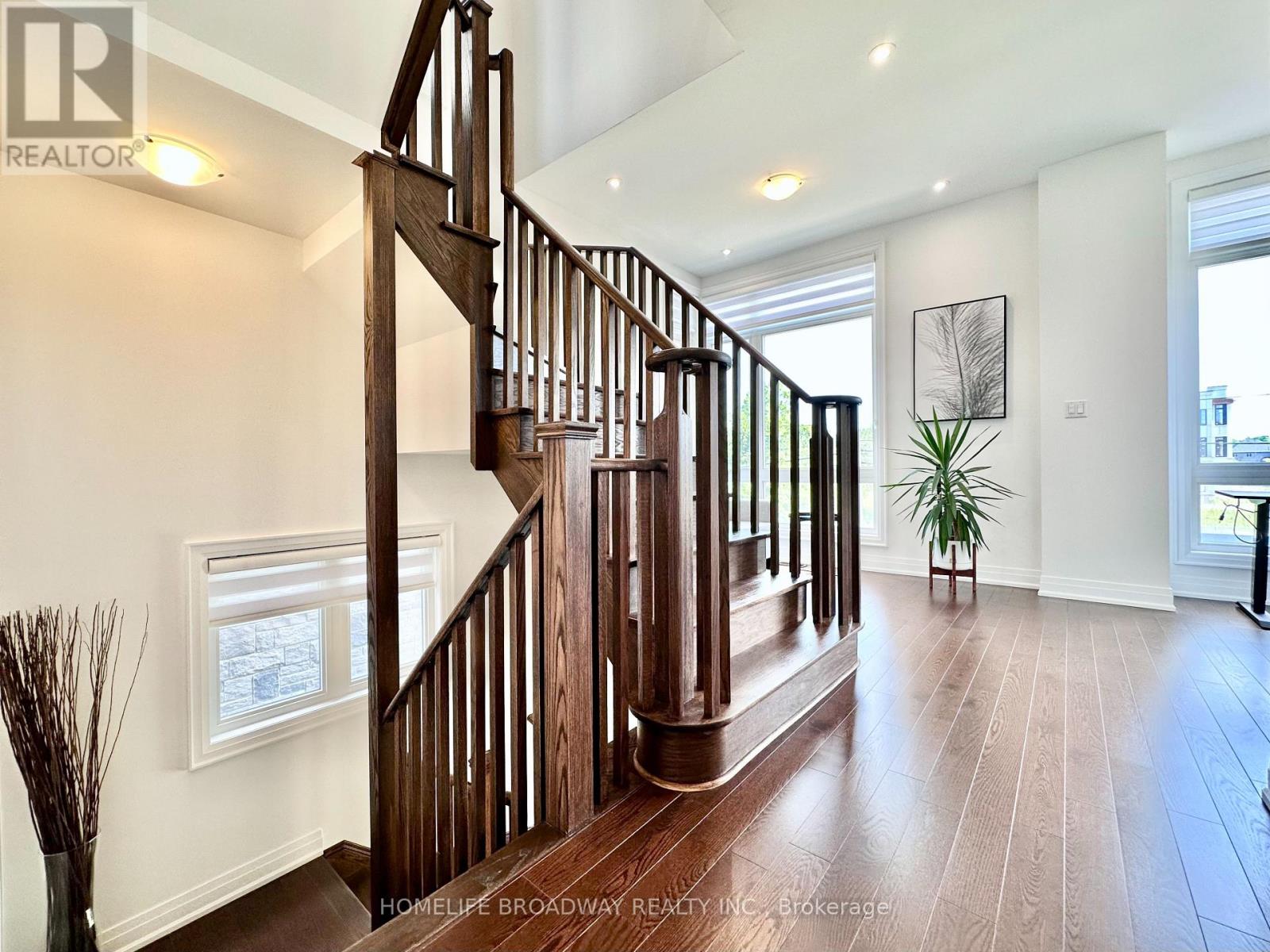 300 KING ROAD - 22