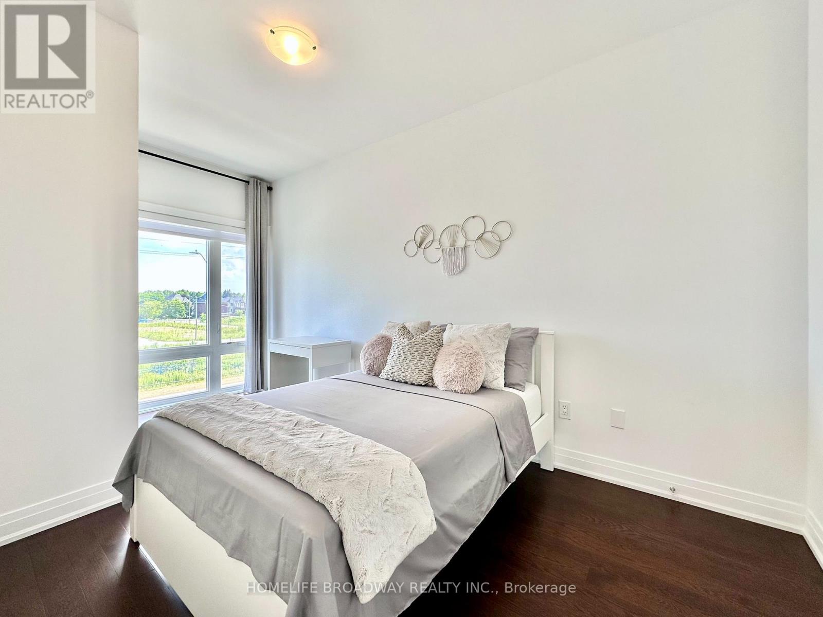 300 KING ROAD - 31