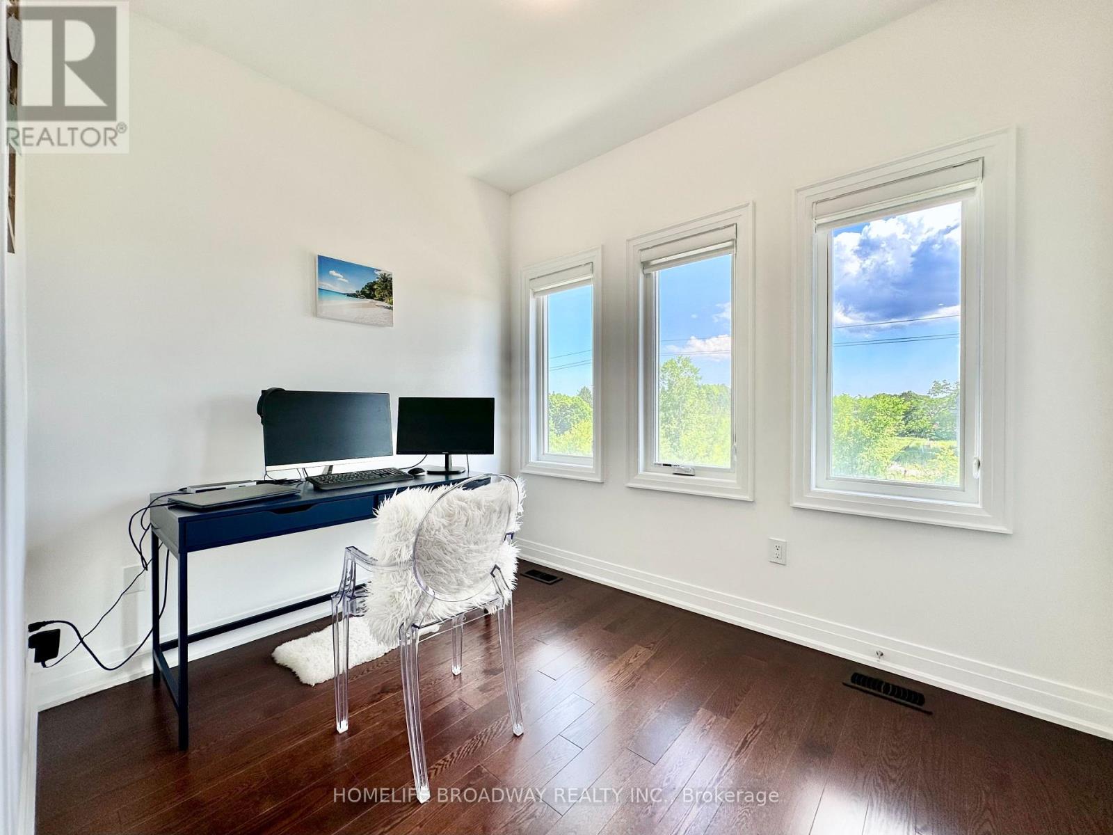 300 KING ROAD - 34