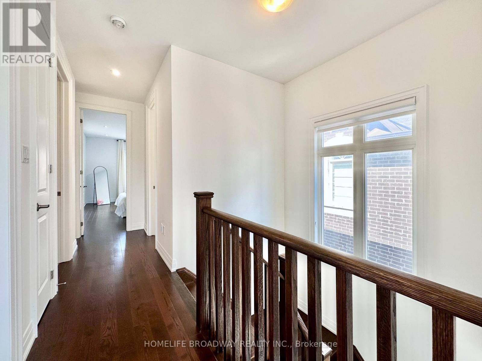 300 KING ROAD - 38