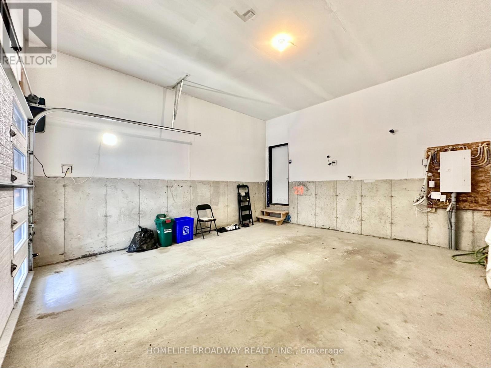 300 KING ROAD - 45